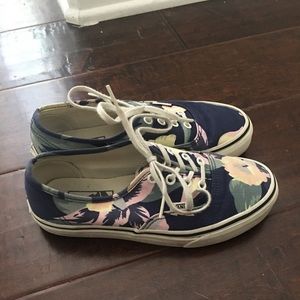 Vans! Floral Hawaiian design, navy blue!